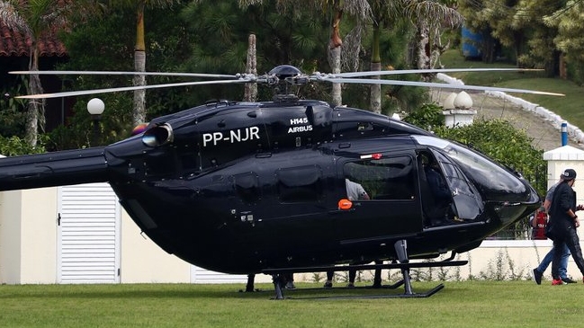 Neymar se fue de una práctica de la selección brasileña en su helicóptero