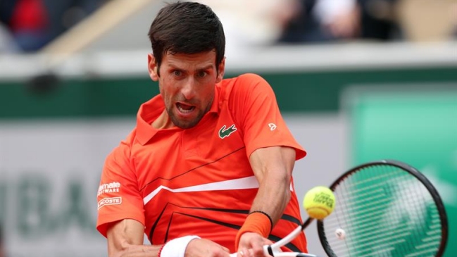 Djokovic y Zverev, con paso firme a tercera ronda en Roland Garros