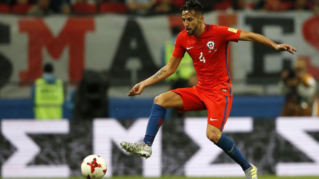 Mauricio Isla a Claudio Bravo: “Saludos, capitán”