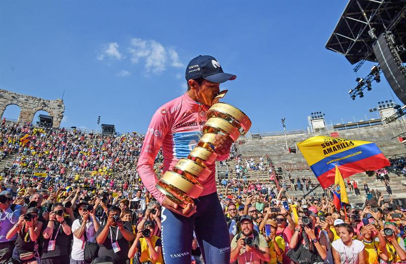 La emoción de Richard Carapaz al consagrarse campeón en la 102° edición del Giro de Italia