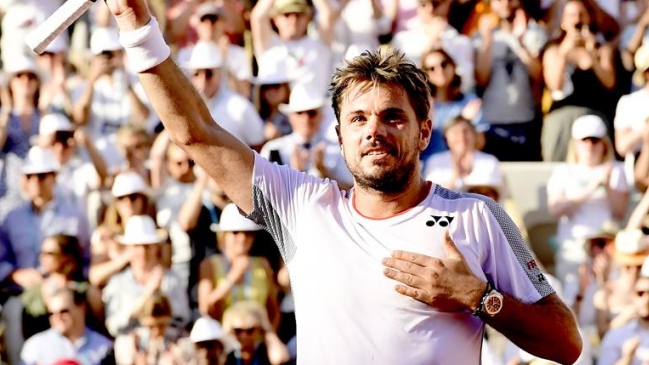 Stan Wawrinka derrotó a Stefanos Tsitsipas en un maratónico encuentro de Roland Garros