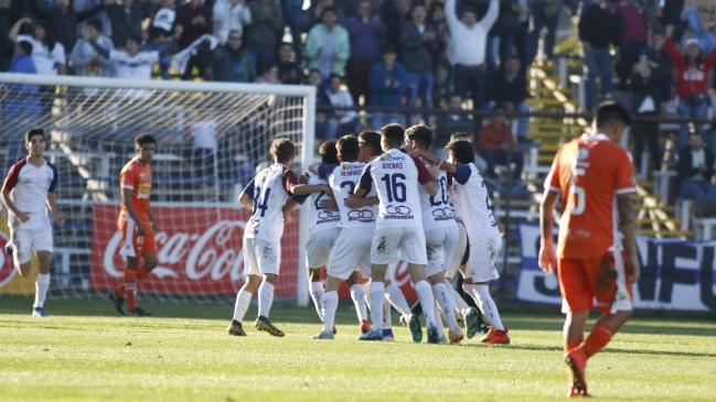 Cobreloa cayó en su visita a Santa Cruz y no logró escaparse en el liderato de la Primera B