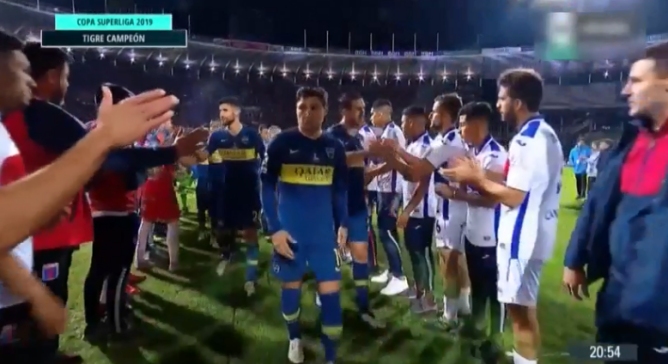 El desaire de Mauro Zárate a los jugadores de Tigre