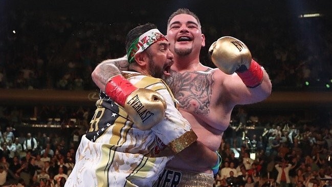 Sylvester Stallone elogió al nuevo campeón mundial de los pesos pesados: Es el Rocky mexicano