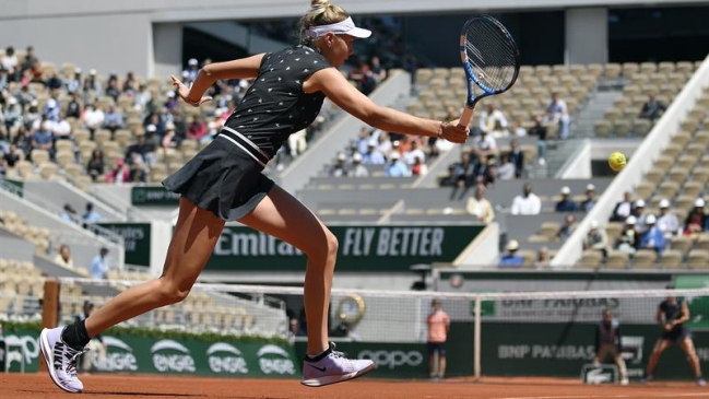 Anisimova eliminó a la campeona vigente Simona Halep y entró a semifinales en Roland Garros