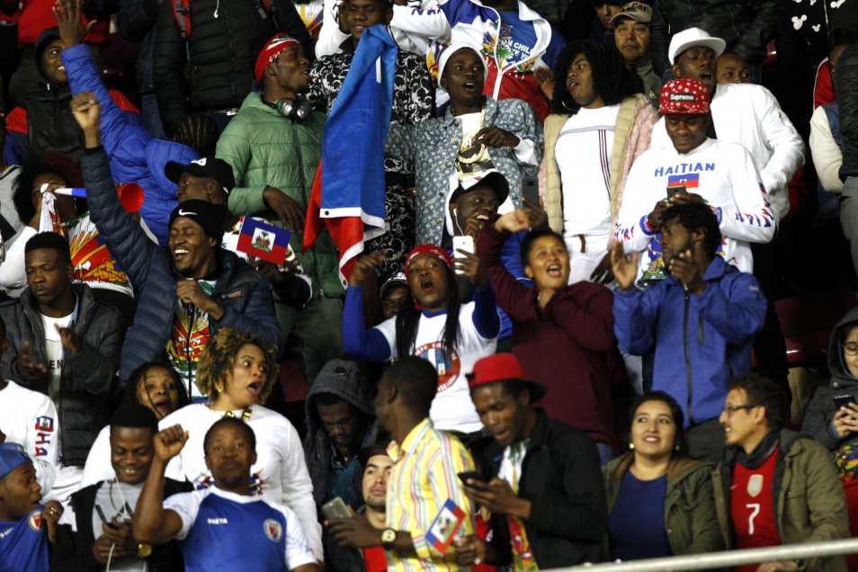 La hinchada haitiana se hizo sentir en La Serena durante el amistoso con Chile
