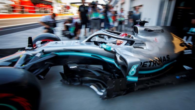 Lewis Hamilton y Mercedes lideraron el primer ensayo en Montreal