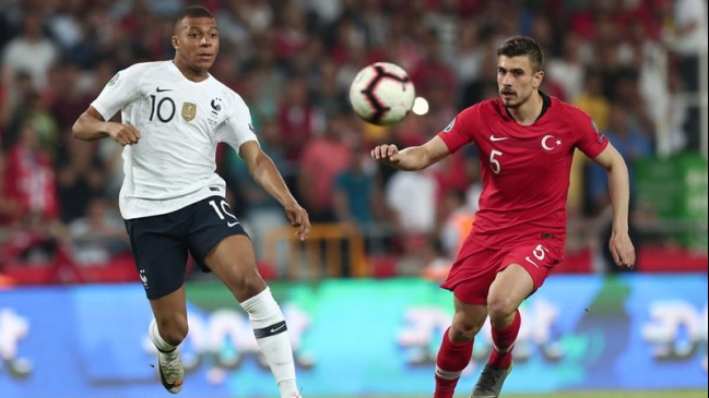 Turquía consiguió importante triunfo ante Francia en las clasificatorias a la Eurocopa