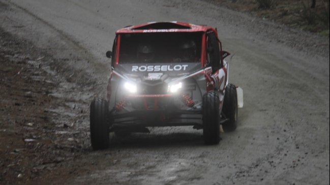 Luis Ignacio y Gerardo Rosselot sortearon con dificultades la primera jornada del Rally de Arauco