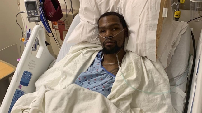 Kevin Durant fue operado con éxito y dijo que sus compañeros pueden ganar sexto partido a Toronto