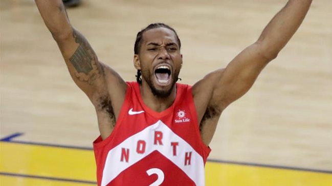 Kawhi Leonard pasó de la frustración y la polémica a campeón de la NBA y premio MVP