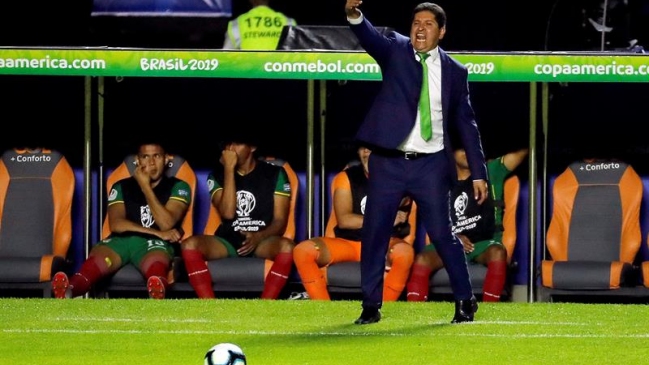 Eduardo Villegas, DT de Bolivia: El equipo se desmoronó por el penal que cobró el VAR