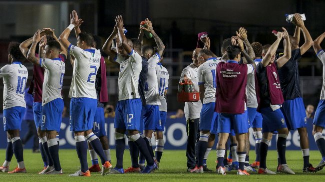 Dani Alves, Thiago Silva y Casemiro confían en la evolución de Brasil