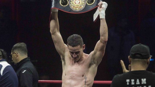 Julio Alamos retuvo su título latino de la AMB tras imponerse por nocaut sobre Juan Rizo-Patrón
