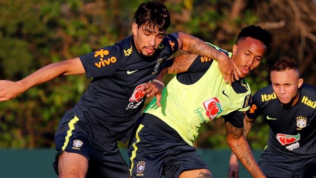 Zaguero de Brasil Militao se lesionó por un tropiezo en el entrenamiento de este sábado