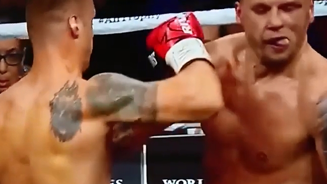 El criticado “golpe sucio” de boxeador letón en su victoria sobre el polaco Glowacki