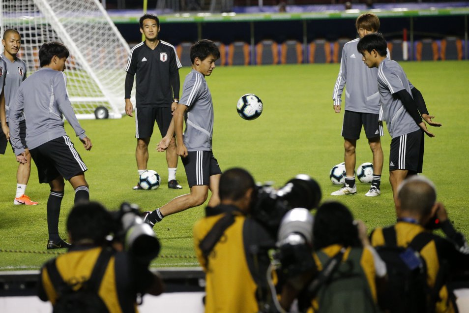 Japón entrenó en la cancha del Morumbí antes de su partido con la Roja
