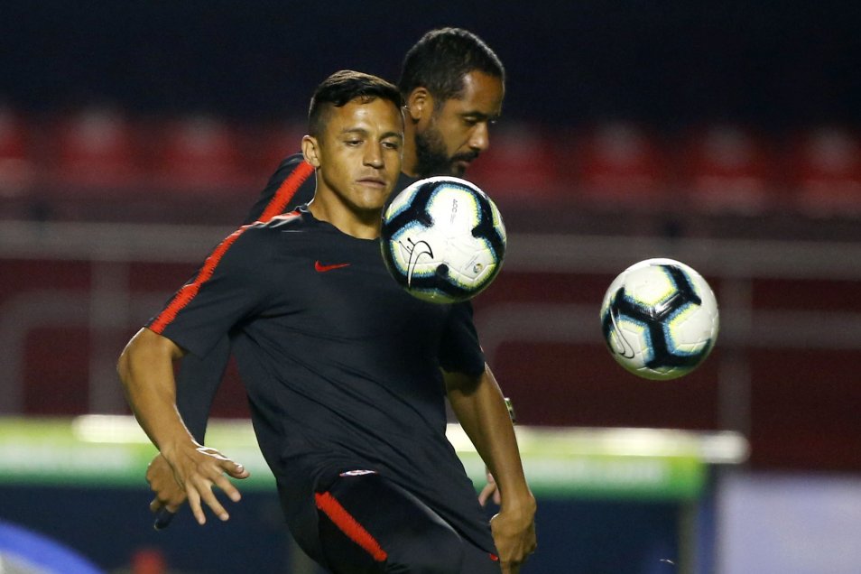 Alexis y Castillo participaron de la práctica de la Roja en el Estadio Morumbí