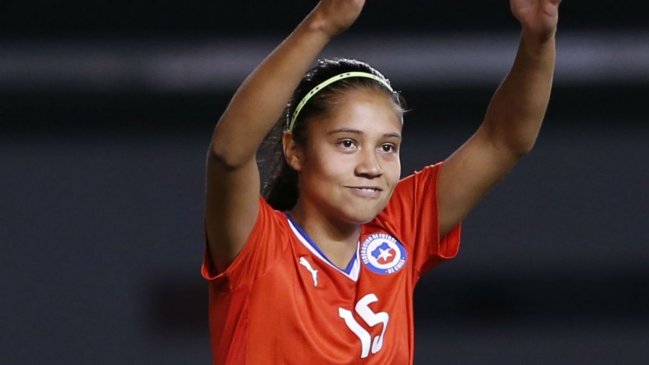 La genial respuesta de Fernanda Pinilla a tuitero que la comparó con Arturo Vidal