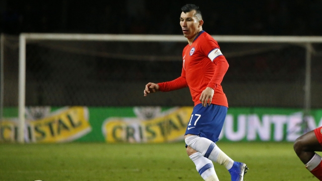 Gary Medel superó a Claudio Bravo como el segundo jugador con más partidos en la Roja