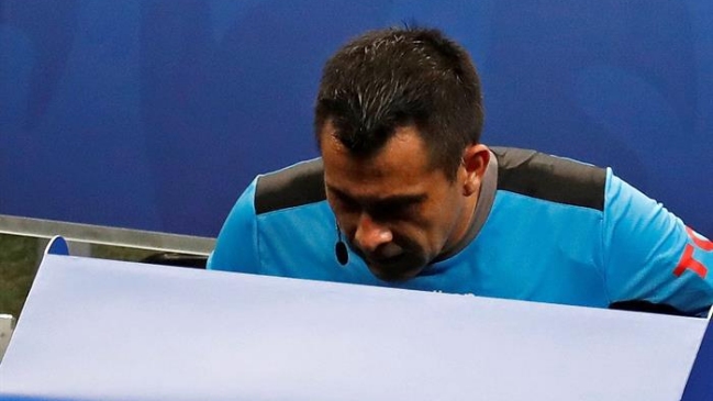 El gráfico respaldo de Pablo Pozo a Julio Bascuñán y el VAR por último gol anulado a Brasil