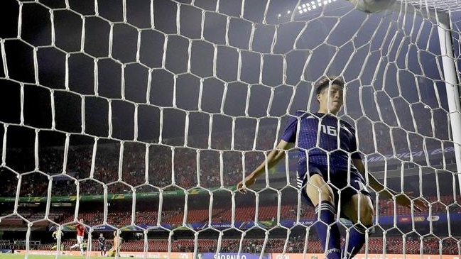 Zaguero japonés Takehiro Tomiyasu: No podemos tener miedo ante Uruguay