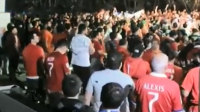 La “Marea Roja” se tomó Salvador de Bahía con banderazo para la selección chilena