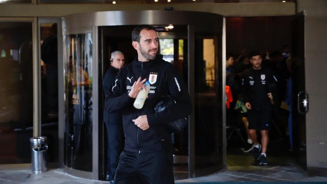 Uruguay comenzó a preparar su partido con Chile con sus titulares en el gimnasio