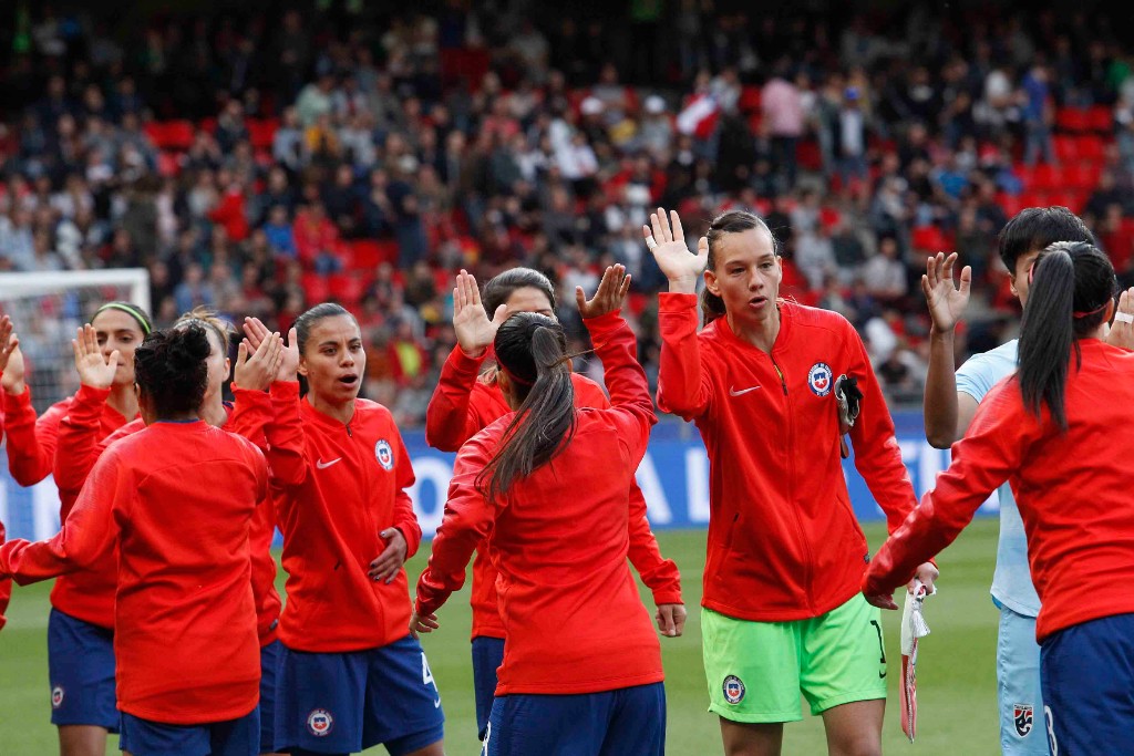 Corporación de fomento del fútbol femenino: Faltan competencias y un proyecto a largo plazo