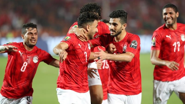Egipto debutó con un triunfo ante Zimbabue en la Copa Africana de Naciones
