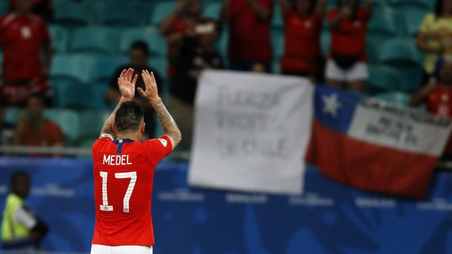 Con fuegos artificiales: Así recibieron a la Roja en su hotel de concentración en Salvador de Bahía