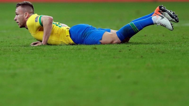 Arthur y Silva entrenaron aparte en práctica de Brasil