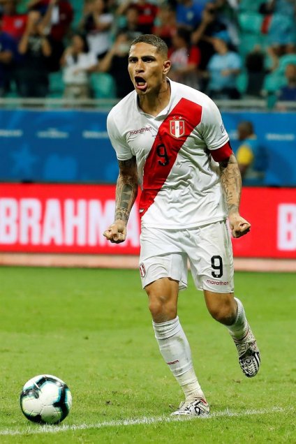 Perú acabó con la ilusión de Uruguay al imponerse en una emocionante tanda de penales