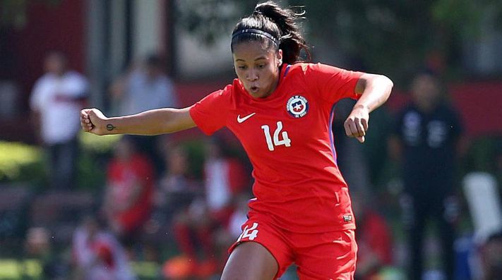 Fernanda Pinilla: Me da mucho miedo que las niñas se desmotiven del fútbol y se salgan