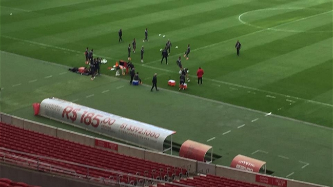 La práctica de la selección peruana en el Estadio Beira-Río de Porto Alegre