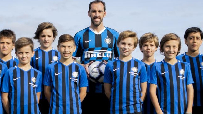 La espectacular producción de Inter de Milán para anunciar a Diego Godín