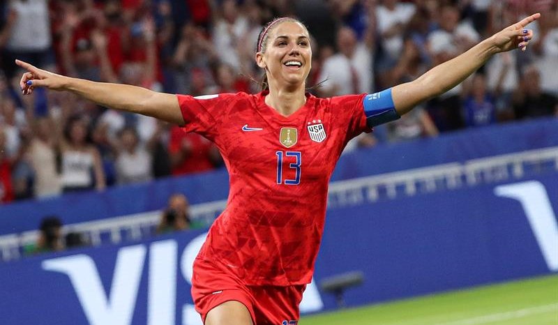 Alex Morgan celebró su cumpleaños número 30 con gol a Inglaterra en el Mundial Femenino