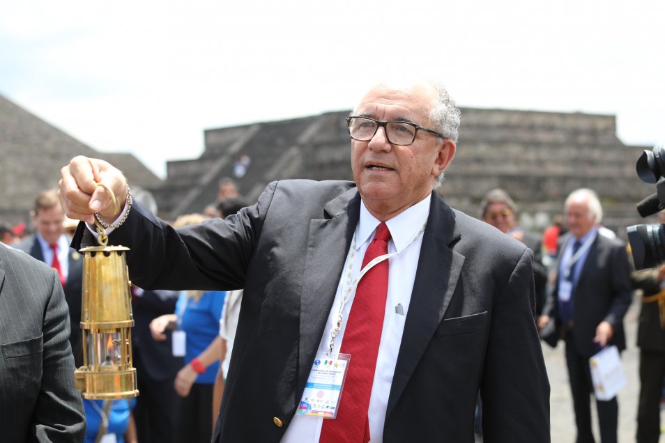 La colorida ceremonia de encendido de la llama panamericana en Teotihuacán