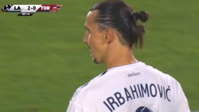 ¿Irbahimovic? Zlatan jugó con su nombre mal escrito y marcó un doblete en la MLS