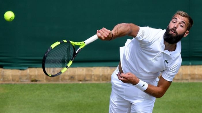 Corcho de botella de champaña generó interrupción en un partido en Wimbledon