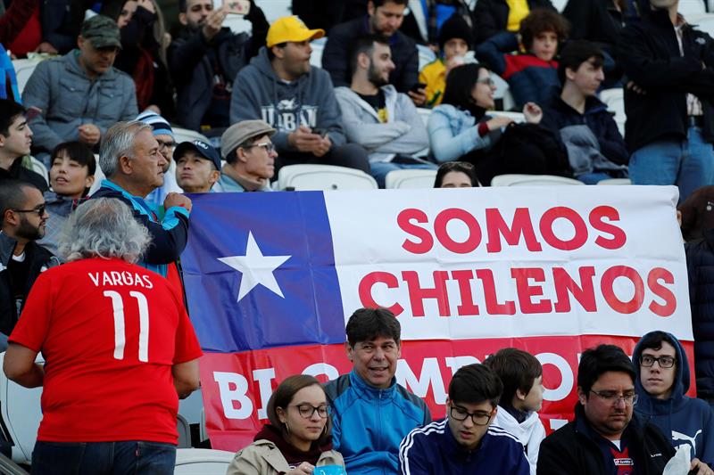Hinchas de Chile y Argentina llenaron con sus colores las gradas del Arena Corinthians