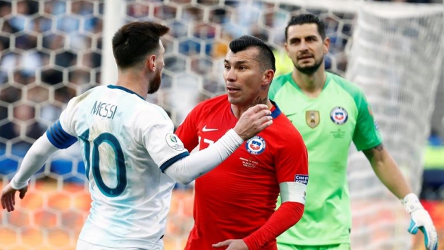 La imagen que muestra la agresión de Lionel Messi que provocó reacción de Gary Medel