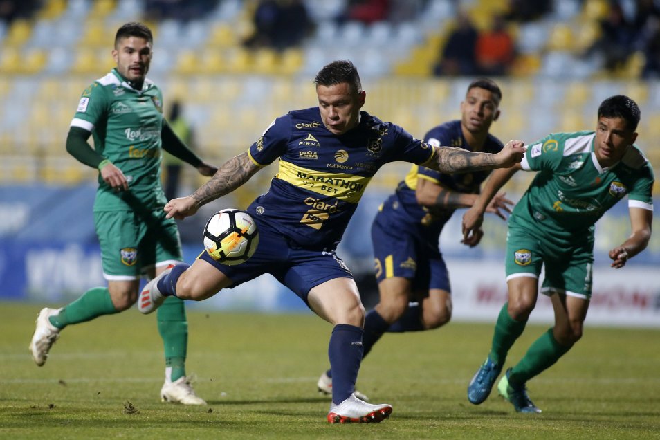 Everton selló su paso a la siguiente ronda de Copa Chile con ajustado triunfo ante Trasandino