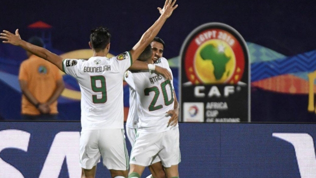 Argelia apabulló a Guinea y accedió a los cuartos de final de la Copa Africana de Naciones