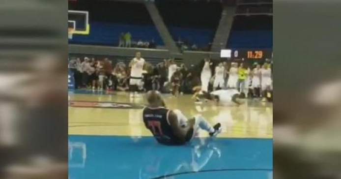 ¡Finalmente Mayweather fue vencido! El boxeador terminó en el piso jugando baloncesto