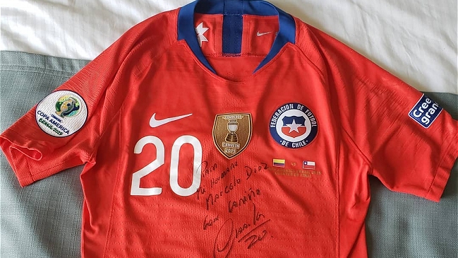 Marcelo Díaz recibió un gran regalo del “ídolo” Charles Aránguiz después de la Copa América