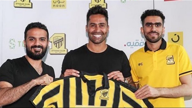 Luis Jiménez fue presentado en “equipo de chilenos” en Arabia Saudita