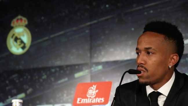 Flamante incorporación de Real Madrid se mareó durante conferencia de prensa y la suspendió