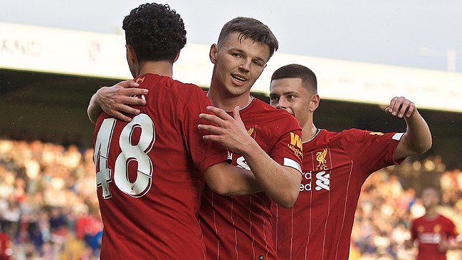 Liverpool arrolló a club de tercera división en un amistoso de pretemporada