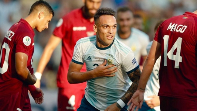 Agente de Lautaro Martínez admitió que hubo un “sondeo fuerte” desde Barcelona